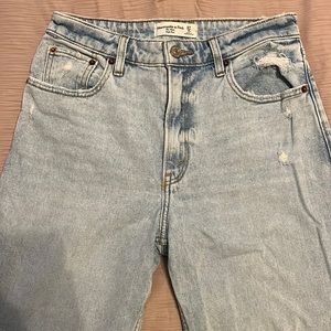 Abercrombie & Fitch The Mom High Rise Curve Love Jeans